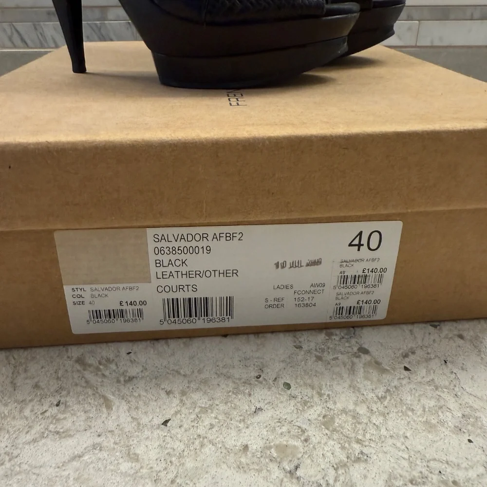 French Connection platform heels black‎